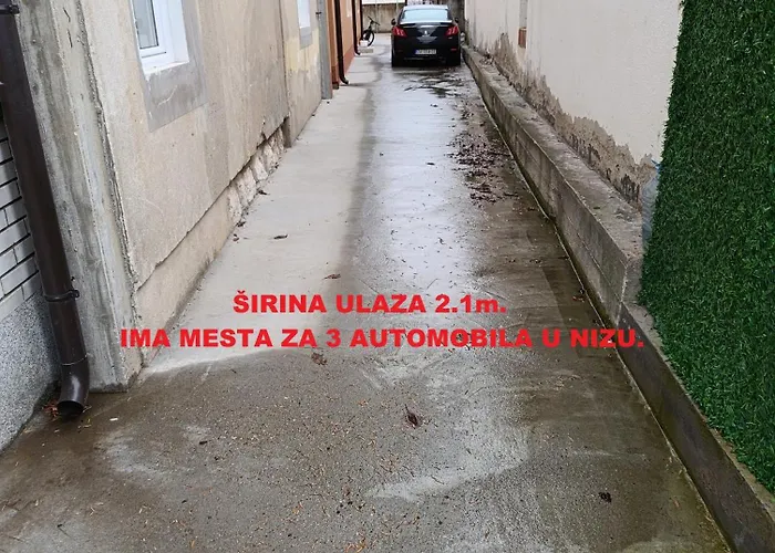 Garfield Family 2 아파트 소코 반자