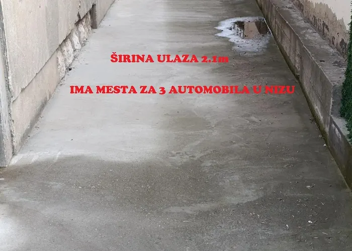 Garfield Family 2 아파트 소코 반자