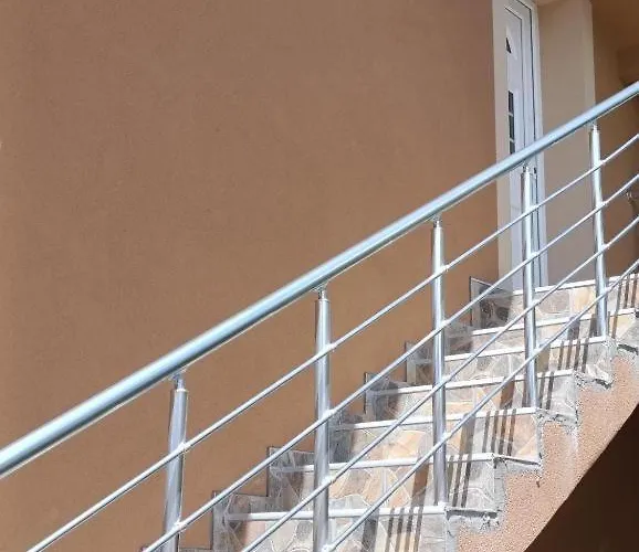 Garfield Family 2 아파트 소코 반자